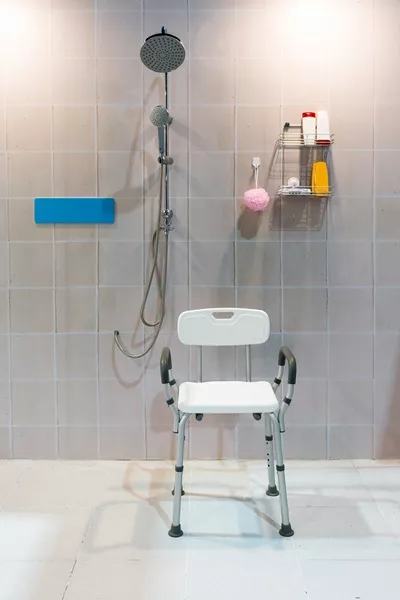 Professionnel pour la vente et l’installation de chaises de douche , Romans-sur-Isère, Ginet Santé - Bébé Cash